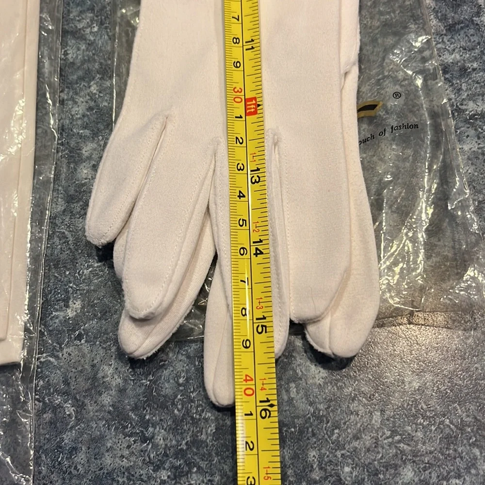 2 pairs of white long gloves vintage
